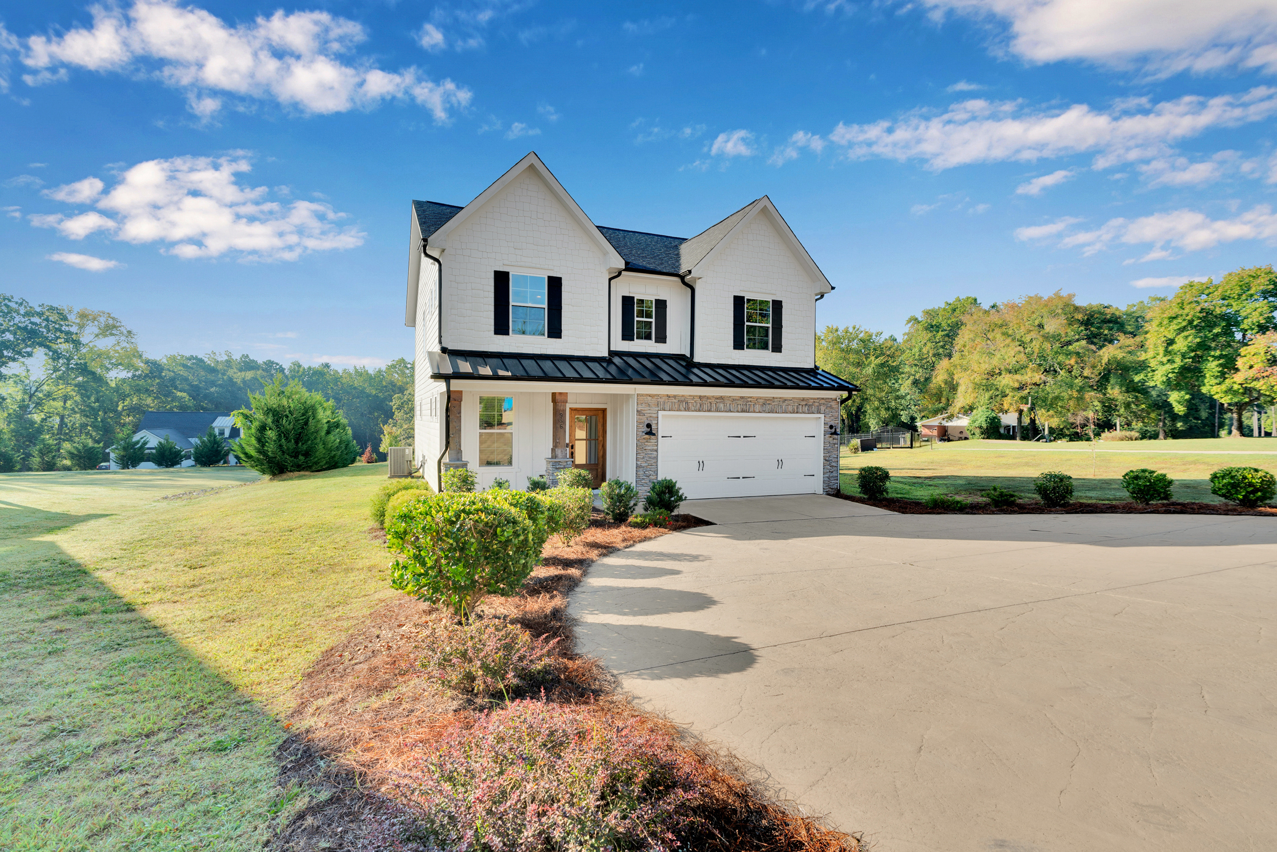 Cozy & Immaculate 4-BR Modern Farmhouse Retreat!